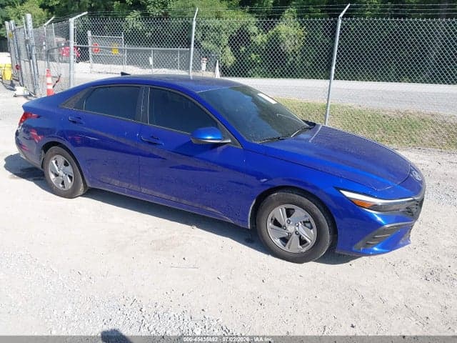 2024 HYUNDAI ELANTRA SE