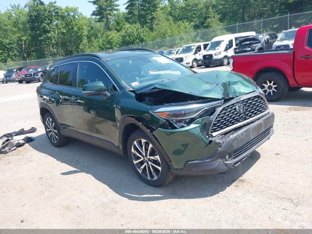 2022 TOYOTA COROLLA CROSS XLE - 1