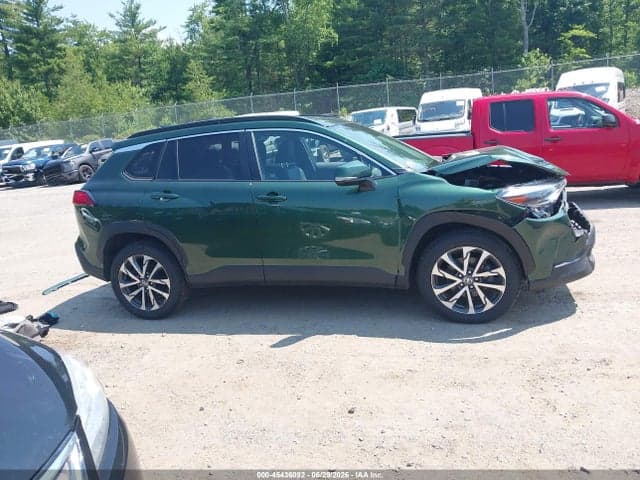 2022 TOYOTA COROLLA CROSS XLE 14