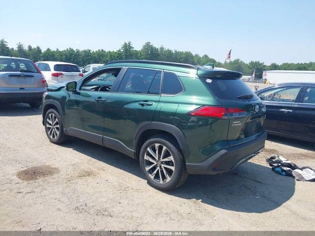 2022 TOYOTA COROLLA CROSS XLE 3