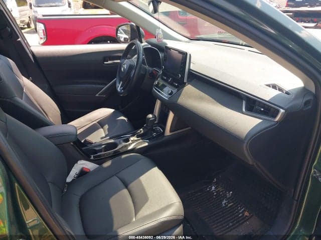 2022 TOYOTA COROLLA CROSS XLE 5