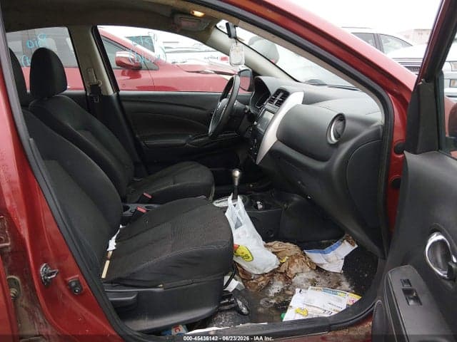 2019 NISSAN VERSA 1.6 SV 5