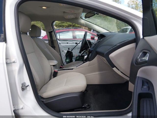 2017 FORD FOCUS SE 5