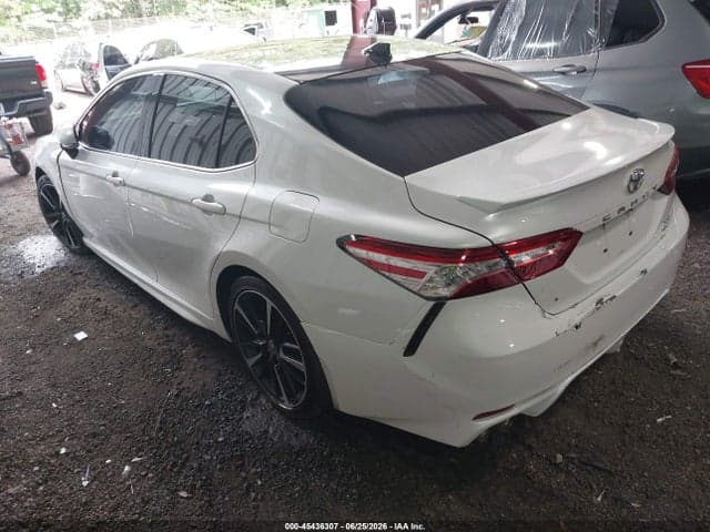 2020 TOYOTA CAMRY XSE AWD 3
