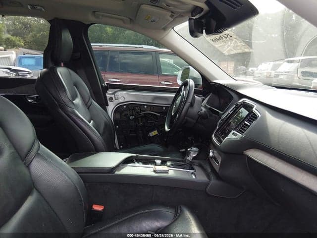 2021 VOLVO XC90 T6 5