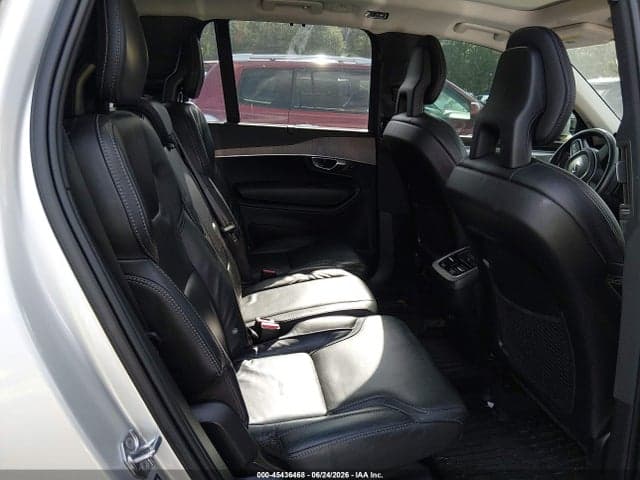 2021 VOLVO XC90 T6 8
