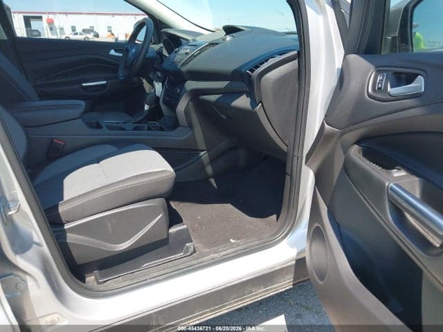 2017 FORD ESCAPE SE 5