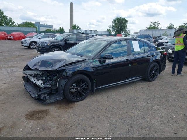 2025 TOYOTA CAMRY SE 2