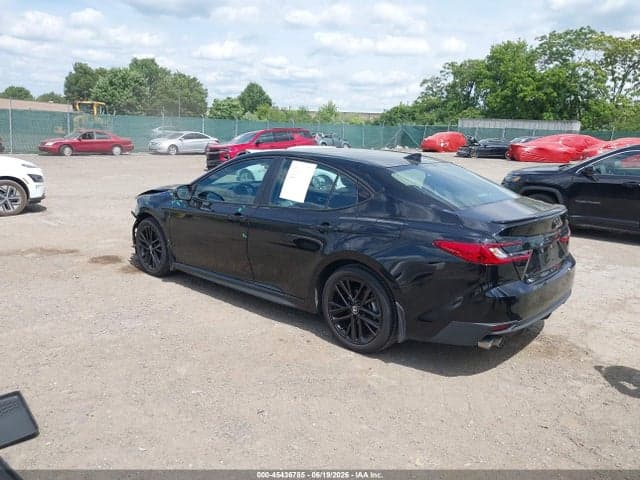 2025 TOYOTA CAMRY SE 3