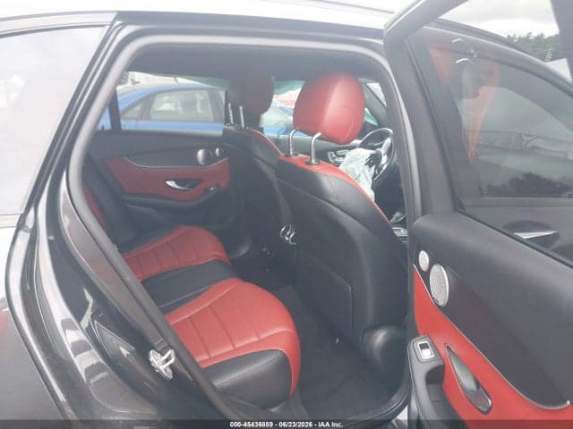 2020 MERCEDES-BENZ GLC 300 4MATIC 8