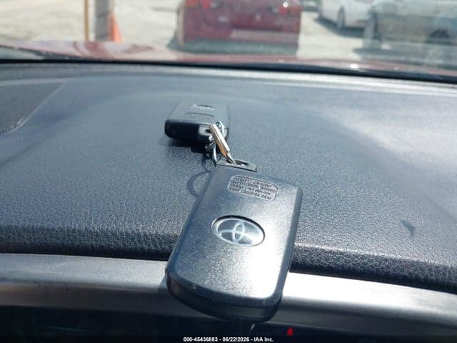 2018 TOYOTA RAV4 HYBRID SE 11