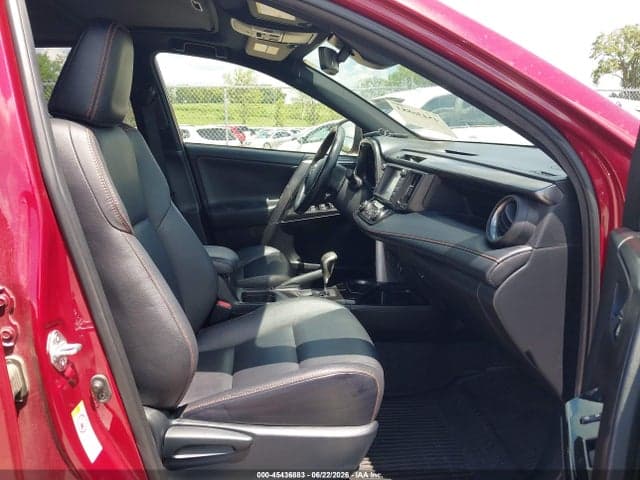 2018 TOYOTA RAV4 HYBRID SE 5