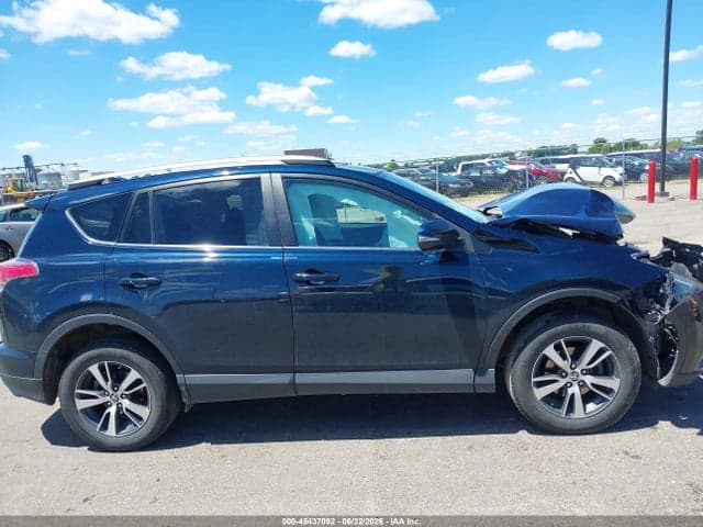 2017 TOYOTA RAV4 XLE 14
