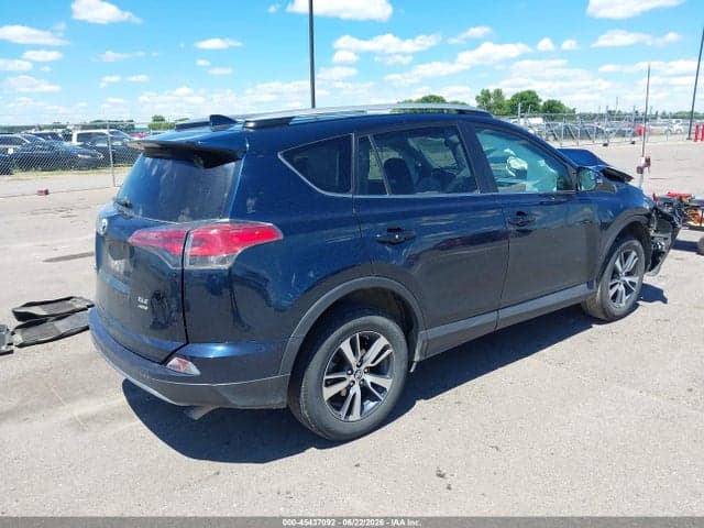 2017 TOYOTA RAV4 XLE 4