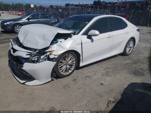 2020 TOYOTA CAMRY XLE 2