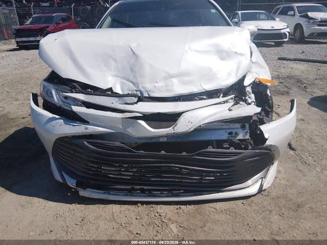 2020 TOYOTA CAMRY XLE 6