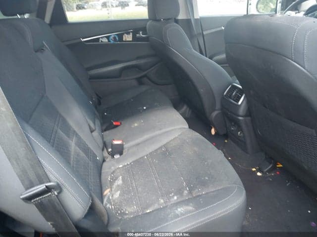 2018 KIA SORENTO 2.4L LX 8