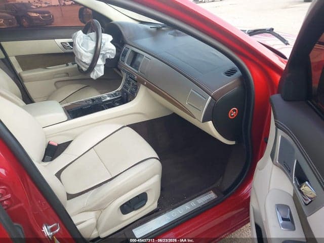 2015 JAGUAR XF 3.0 5