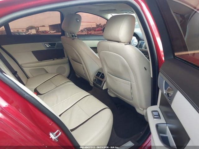 2015 JAGUAR XF 3.0 8