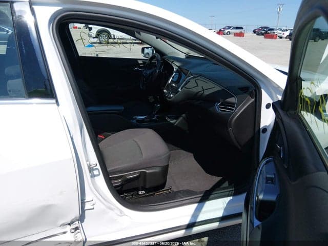 2017 CHEVROLET MALIBU 1LT 5