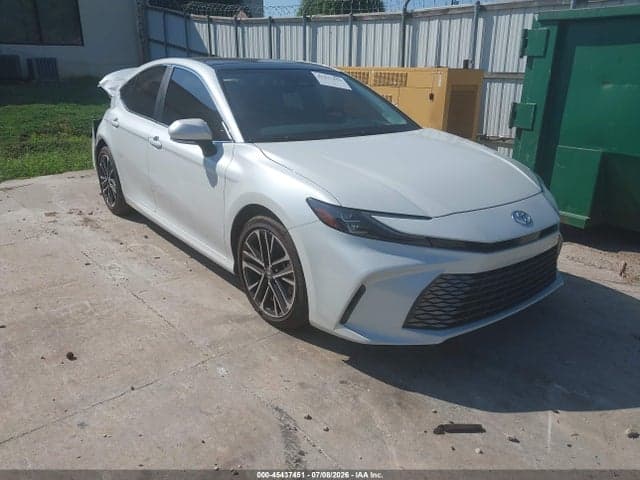 2025 TOYOTA CAMRY XLE