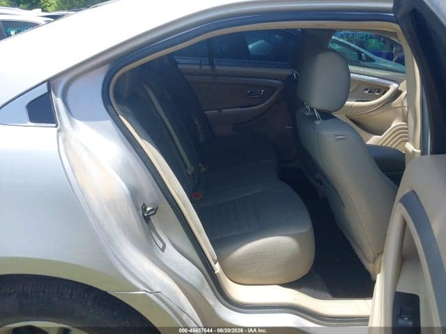 2017 FORD TAURUS SE 8