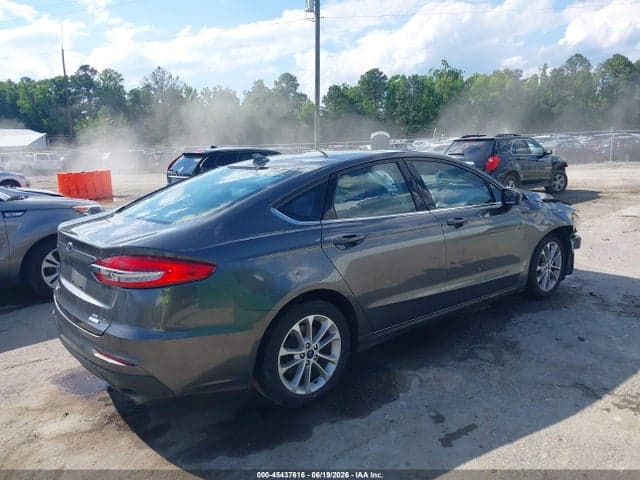 2020 FORD FUSION SE 4