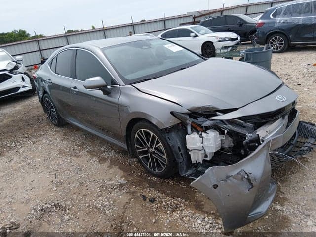 2025 TOYOTA CAMRY XLE - 1