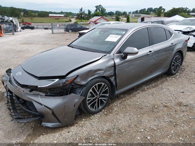 2025 TOYOTA CAMRY XLE 2