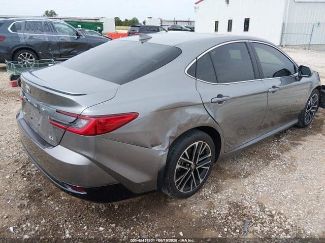 2025 TOYOTA CAMRY XLE 4