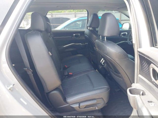 2025 KIA SORENTO S 8