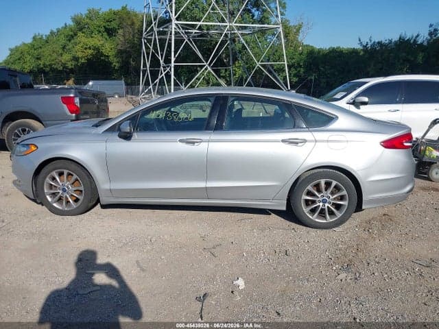 2017 FORD FUSION SE 13