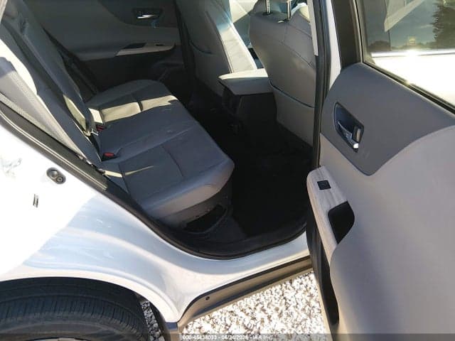2021 TOYOTA VENZA XLE 8