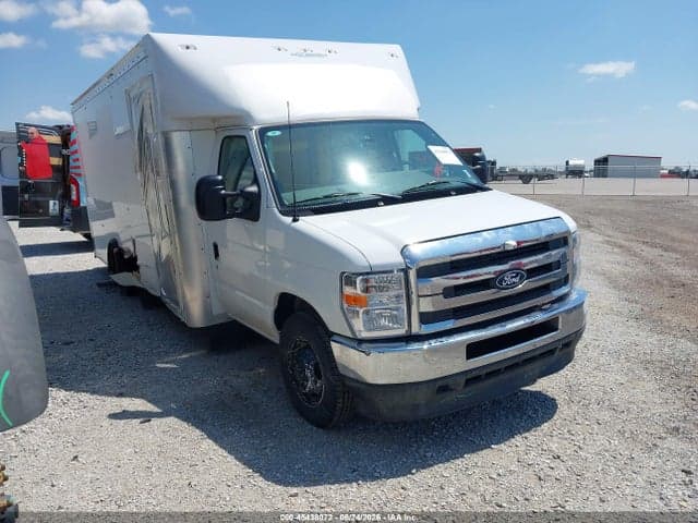 2026 FORD E-450 CUTAWAY 1