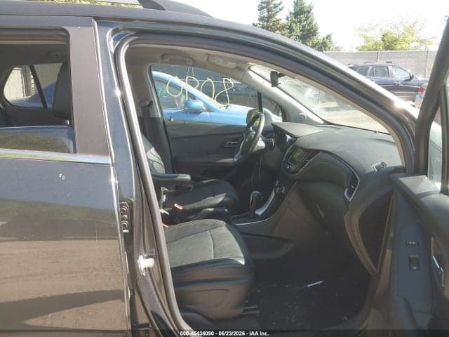 2020 CHEVROLET TRAX AWD LT 5