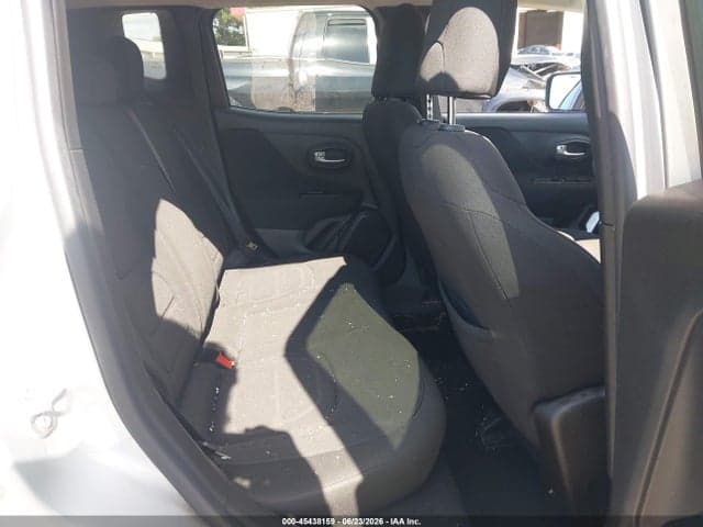 2019 JEEP RENEGADE LATITUDE FWD 8