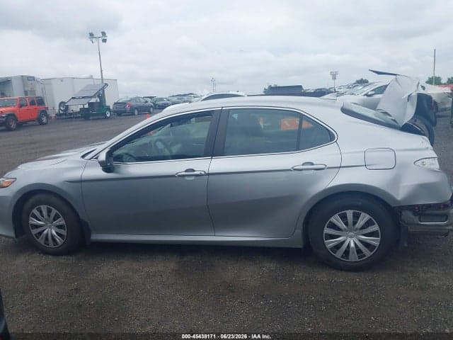 2022 TOYOTA CAMRY LE HYBRID 14