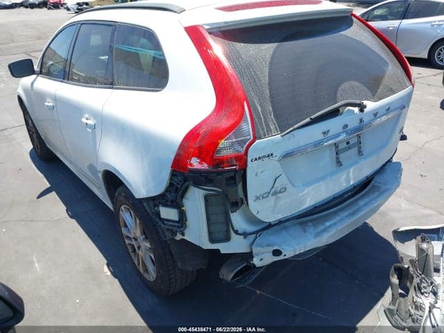 2016 VOLVO XC60 T5 3