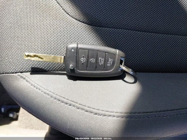 2025 HYUNDAI ELANTRA SE 11