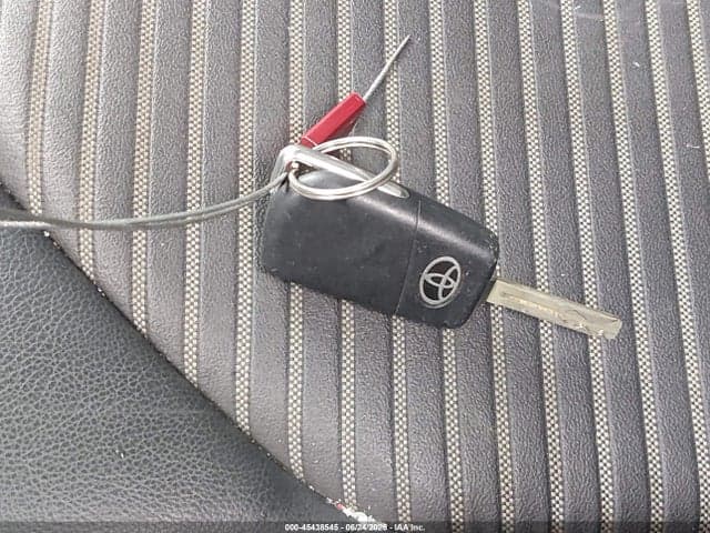 2019 TOYOTA CAMRY SE 11