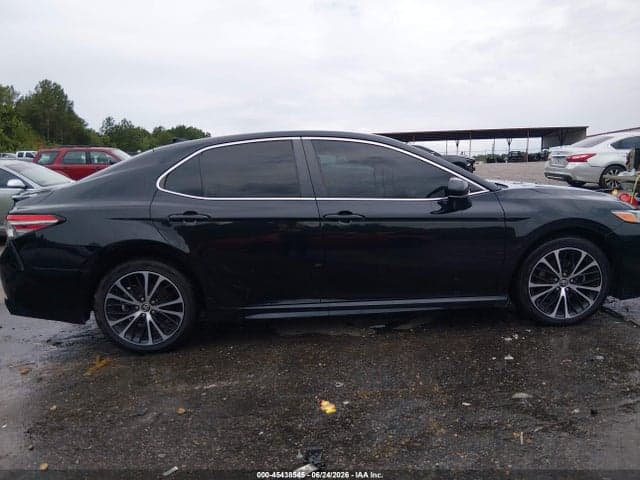 2019 TOYOTA CAMRY SE 13