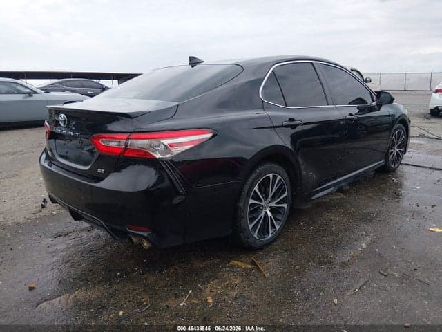 2019 TOYOTA CAMRY SE 4