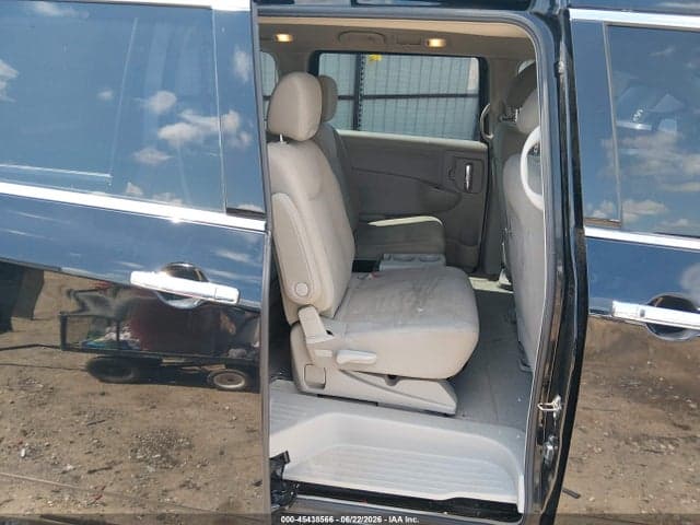 2016 NISSAN QUEST S 8