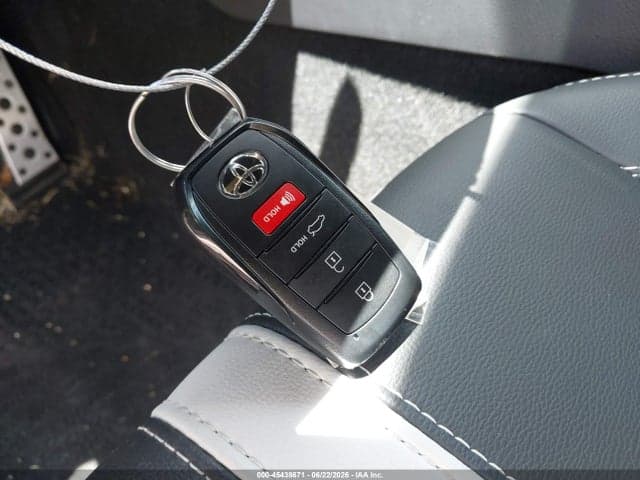 2026 TOYOTA CAMRY SE 11