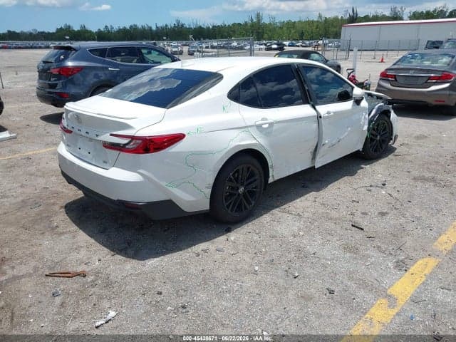 2026 TOYOTA CAMRY SE 4