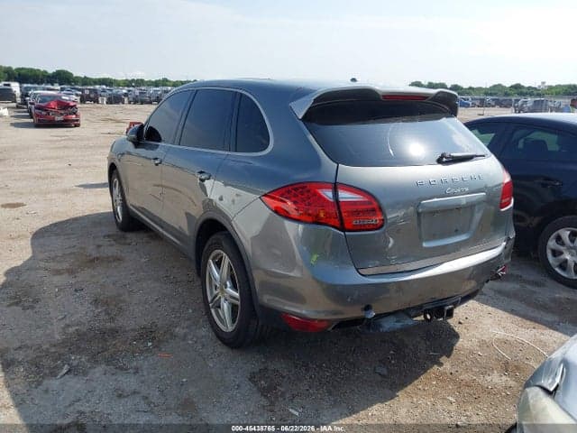 2014 PORSCHE CAYENNE PLATINUM 3
