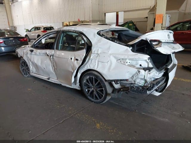2023 TOYOTA CAMRY SE AWD 3