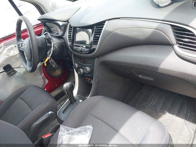 2019 CHEVROLET TRAX LT 5