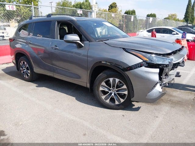 2026 TOYOTA HIGHLANDER XLE 1