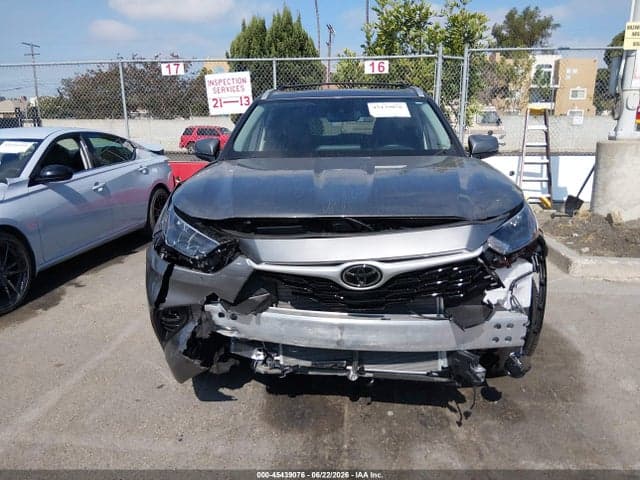2026 TOYOTA HIGHLANDER XLE 13
